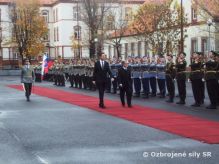 Jednotky velitestva posdky Bratislava privtali ministra obrany Brazlie 